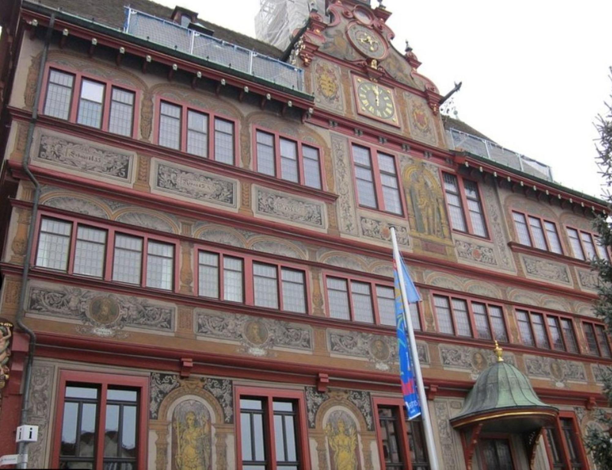Stadtnahes Gaestezimmer Im Penthouse Bei Esi Tybinga Zewnętrze zdjęcie