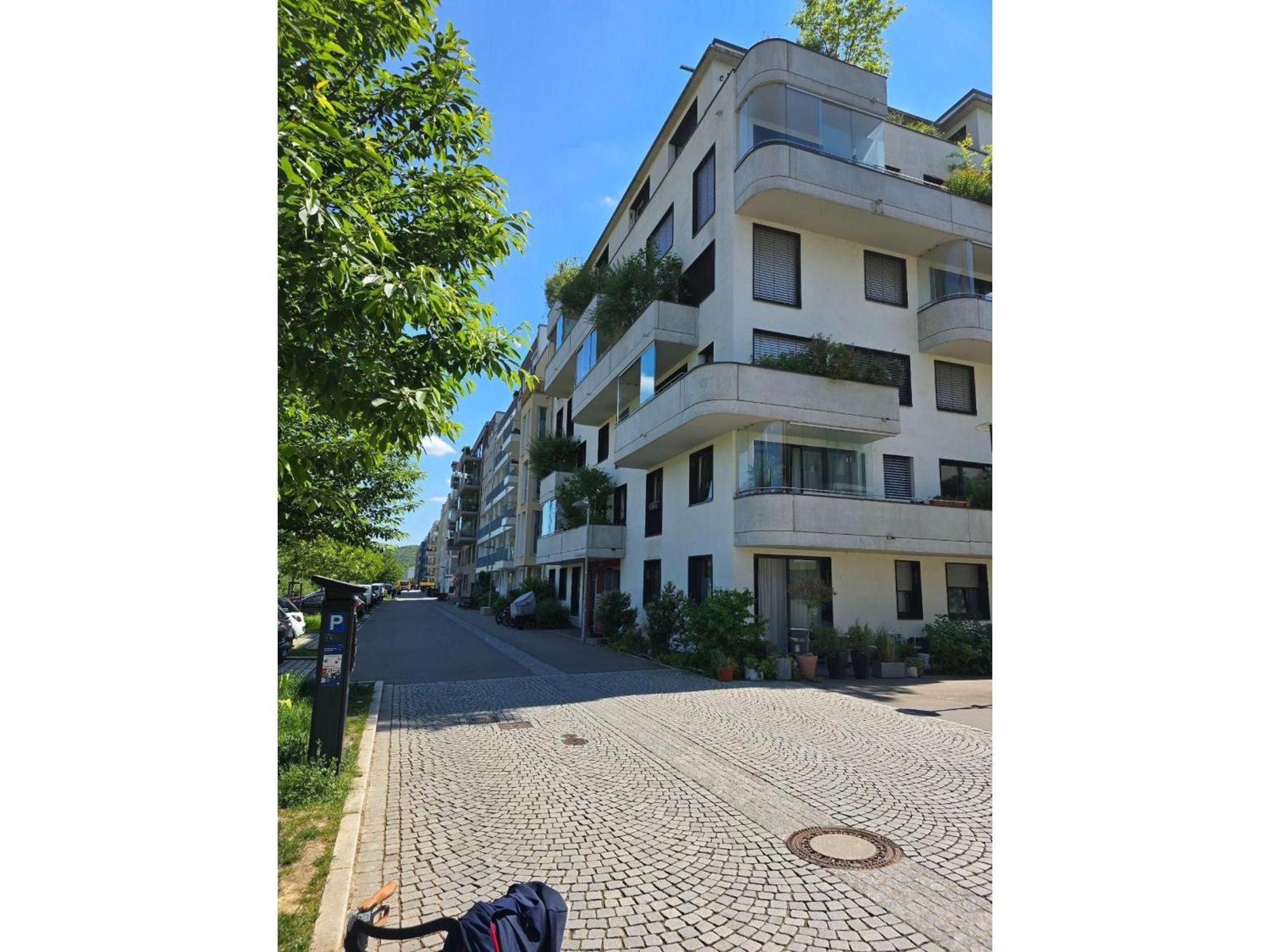 Stadtnahes Gaestezimmer Im Penthouse Bei Esi Tybinga Zewnętrze zdjęcie