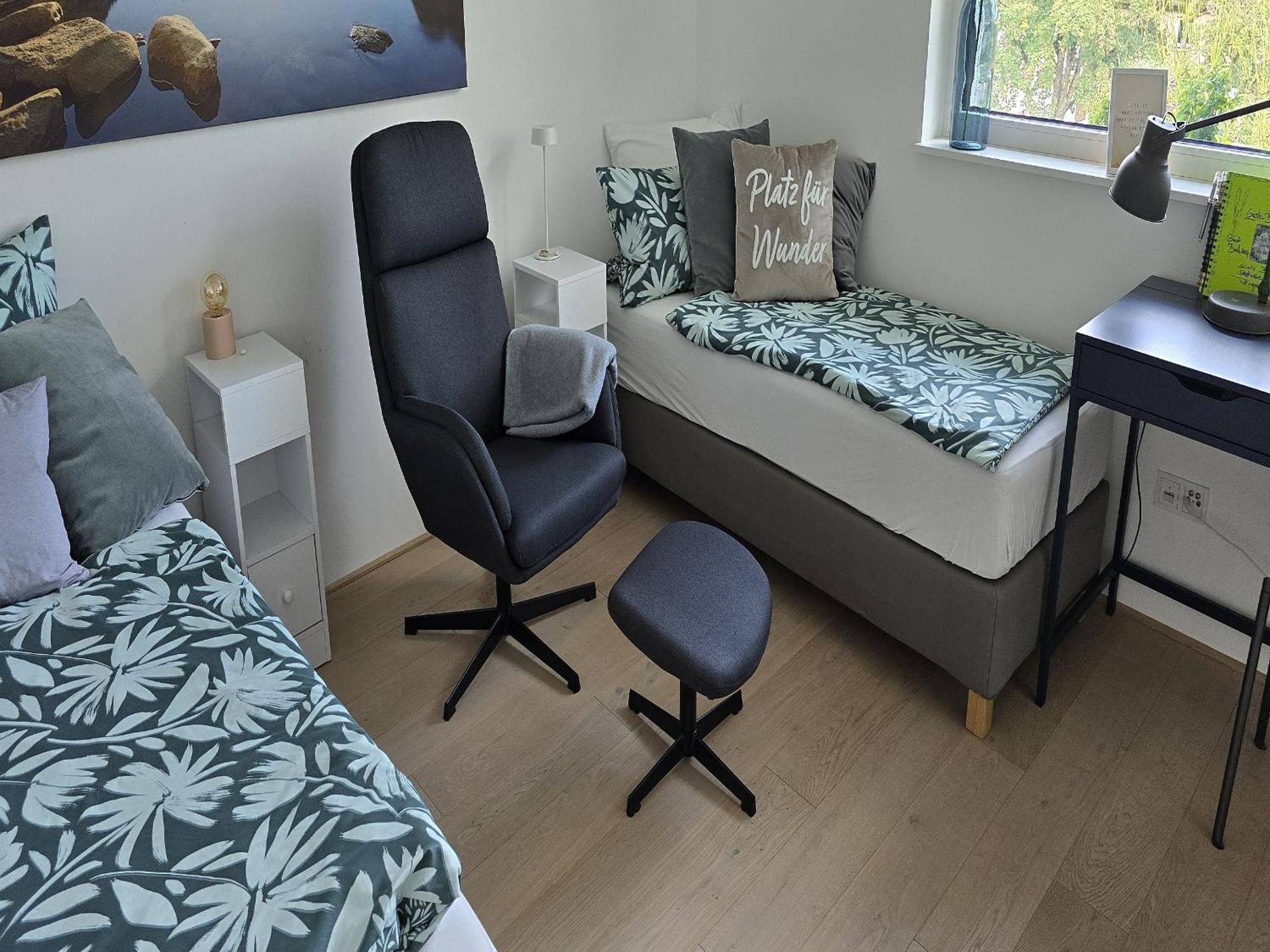 Stadtnahes Gaestezimmer Im Penthouse Bei Esi Tybinga Zewnętrze zdjęcie