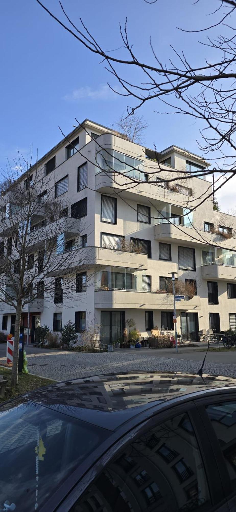 Stadtnahes Gaestezimmer Im Penthouse Bei Esi Tybinga Zewnętrze zdjęcie
